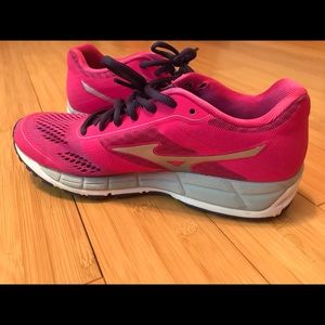 Mizuno running shoes size 8